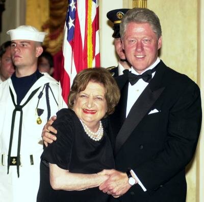 helen-thomas-and-bill-clinton-from-henchnet.jpg